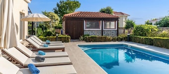 Bungalow Summerside-Privat Bungalow med Spelrum, Grill och brittiska kanaler