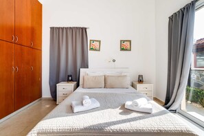 3 bedrooms, iron/ironing board, WiFi