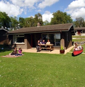 Outdoor dining - Cottage 8 -  a cottages  that sleeps 6 guests  in 0 bedrooms (Irvinestown)