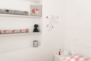 2 chambres, fer et planche Ă repasser