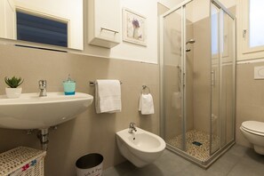 Dusche, Bidet