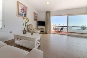 TV - Spacious and bright apartment with sea view, Villa Poniente 1 bedroom (Conil de la Frontera)