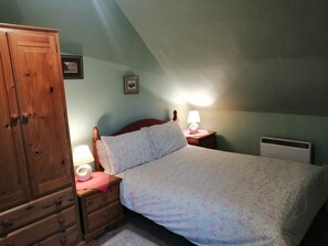 3 chambres, fer et planche à repasser, Wi-Fi gratuit, draps fournis