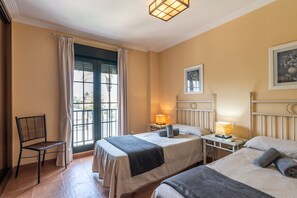 1 chambre, fer et planche à repasser, Wi-Fi gratuit, draps fournis