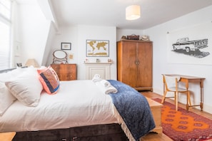 2 makuuhuonetta, ylelliset vuodevaatteet, yksilöllisesti sisustettu