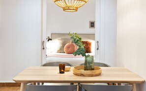 Dining - Columbus Apartment, - One Bedroom Apartment, Sleeps 2 (Barcelona)