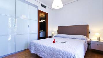 2 chambres, fer et planche à repasser, accès au Wi-Fi (inclus)