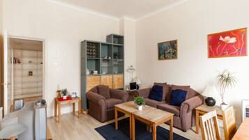 Apartment, 2 Bedrooms | Living room | TV