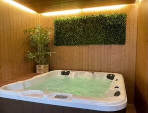 Tina de hidromasaje interior