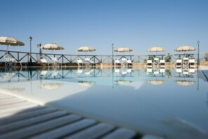Pool - Nice apartment for 4 guests with pool, TV and panoramic view (Casalappi)