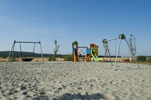 Children's area - Nice apartment for 4 guests with pool, TV and panoramic view (Casalappi)