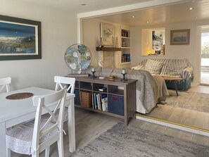 电视、壁炉、办公室