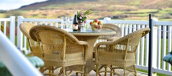 Lazy Nook - Three Bedroom House, Sleeps 6