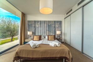 2 habitaciones, escritorio, tabla de planchar con plancha y wifi gratis 
