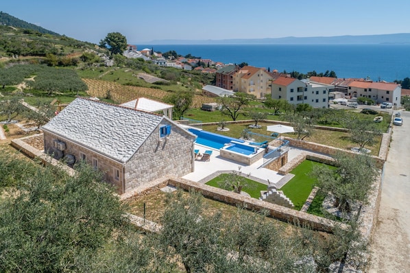 Exterior - Deluxe Villa Purple Rain with Swimming Pool (Bol)