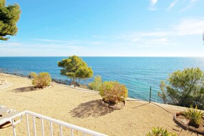 Property grounds - Celia - oceanfront villa in Costa Blanca (Benissa)