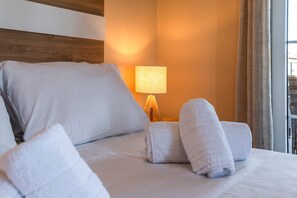 2 chambres, fer et planche à repasser, accès au Wi-Fi (inclus)