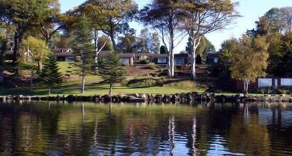 Luxury lakeside Self Catering Cottages