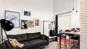 TV - Nilo's Flat - Location in the historic center of Naples  (Napoli)