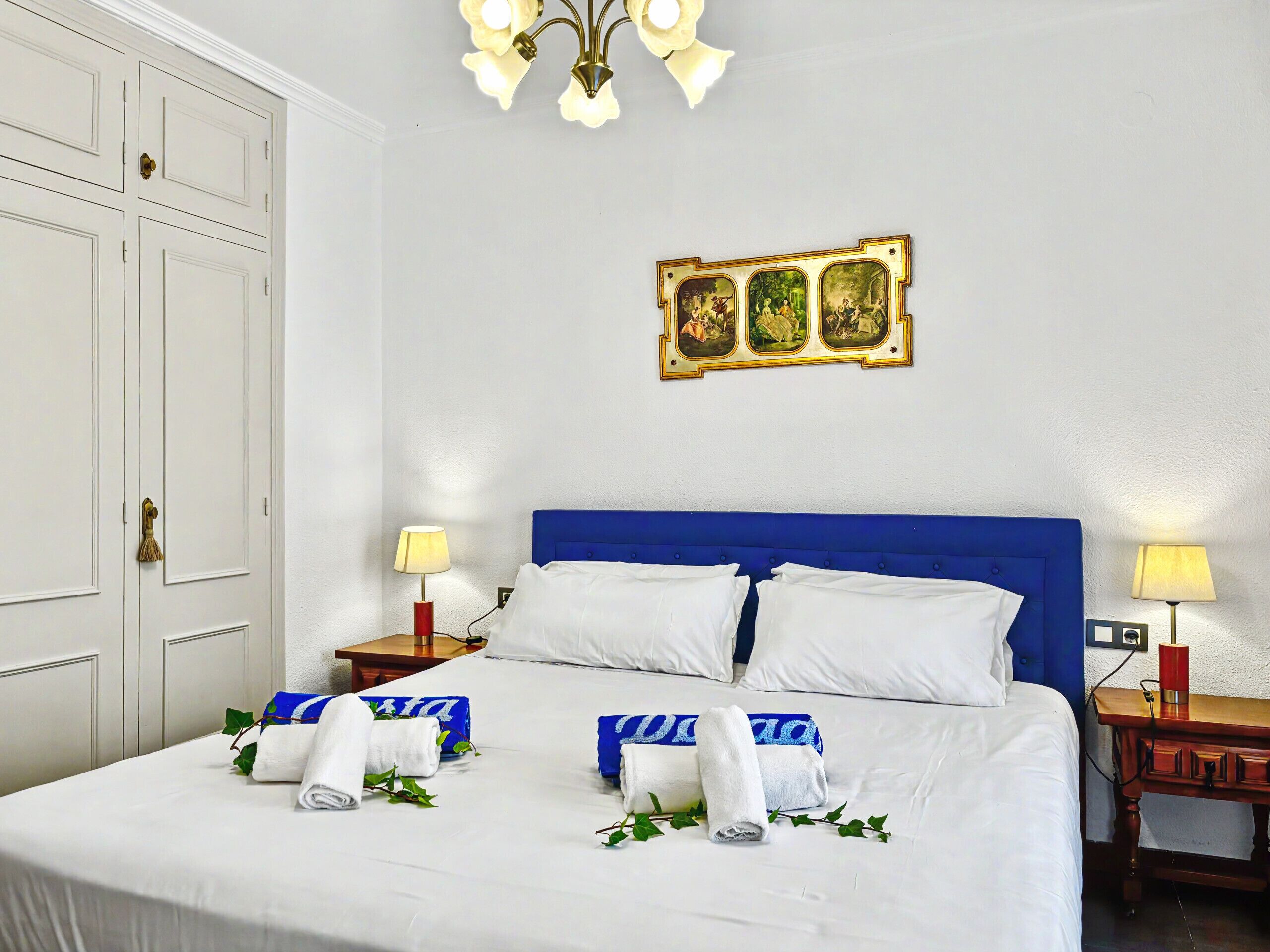 4 slaapkamers, een strijkplank/strijkijzer, gratis wifi, beddengoed