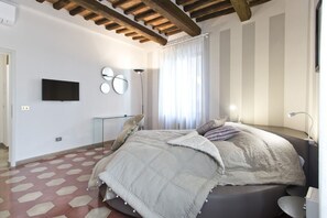 1 dormitorio, escritorio, wifi y ropa de cama