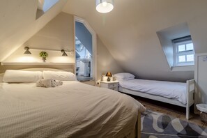6 bedrooms, iron/ironing board, free WiFi, bed sheets
