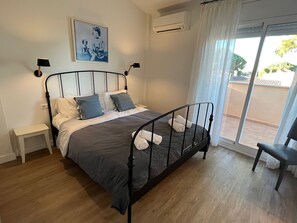 3 bedrooms, iron/ironing board, free WiFi, bed sheets