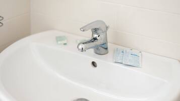 Appartamento, 1 camera da letto | Bagno | Doccia, asciugacapelli, bidet, asciugamani