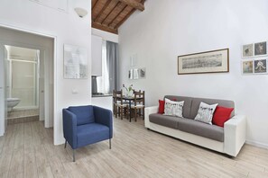 Apartment, 1 Bedroom | Living room | TV - Short-Let Florence Il Granduca Apartment (Florence)