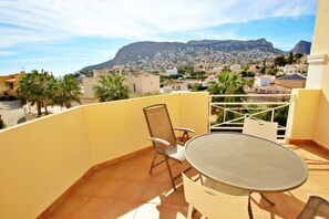 Outdoor dining - Canuta Mar 14- two story holiday home villa in Calpe (Calpe)