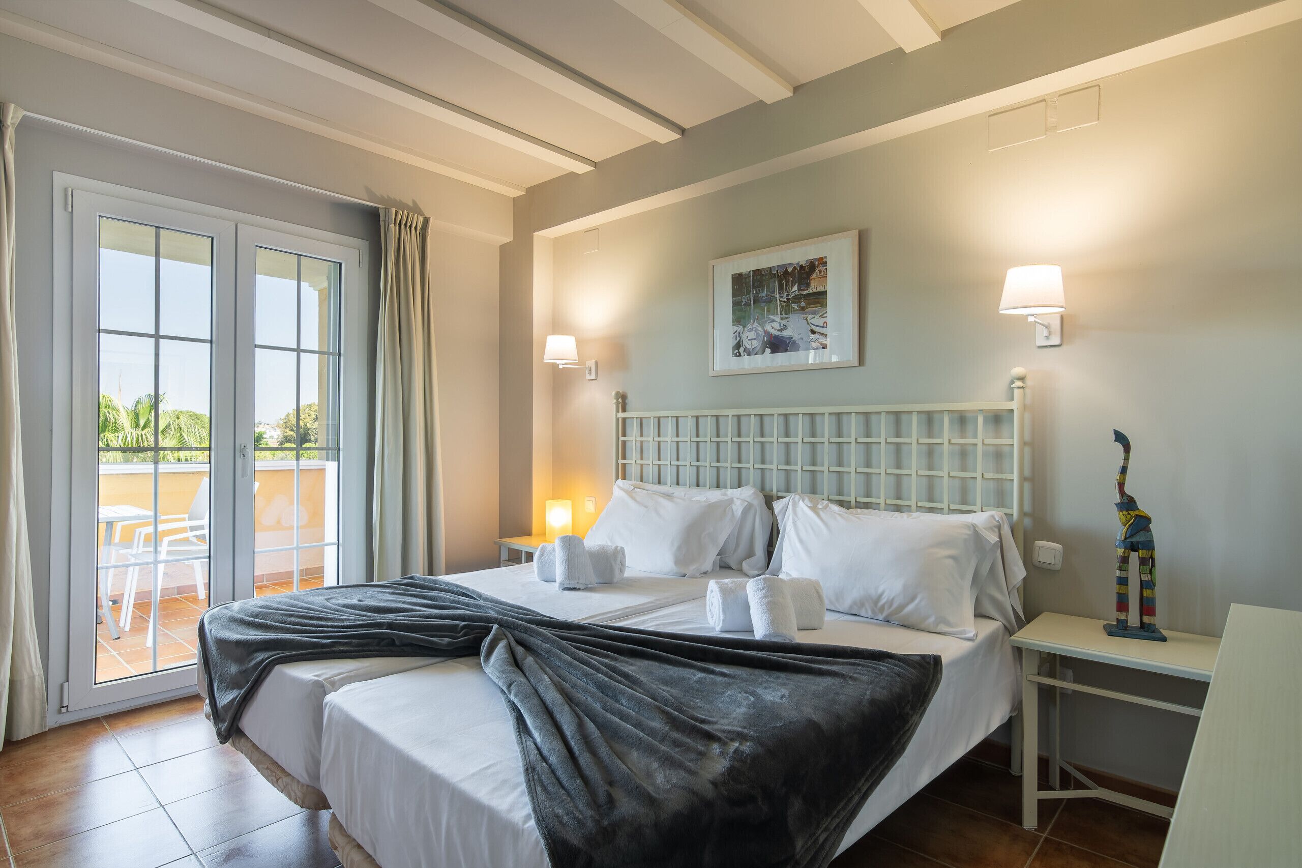 1 chambre, fer et planche à repasser, accès au Wi-Fi (inclus)