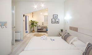 3 slaapkamers, een strijkplank/strijkijzer, gratis wifi, beddengoed