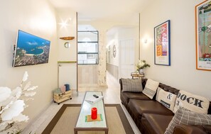 TV - BETI JAI - Basque Stay (San Sebastián/Donostia)