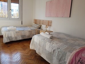 Appartamento City, 3 camere da letto | 4 camere, una scrivania, ferro/asse da stiro, Wi-Fi gratuito