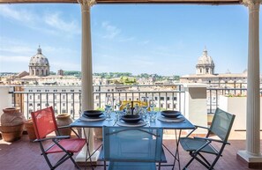 Outdoor dining - Argentina Penthouse in the heart of the historic center (Rome)