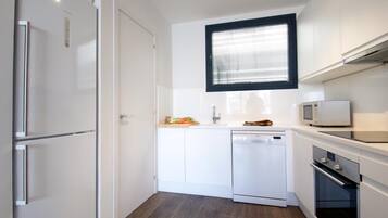 Fridge, microwave, oven, dishwasher