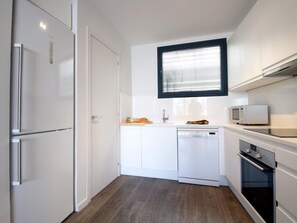 Réfrigérateur, micro-ondes, four, lave-vaisselle