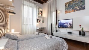 2 bedrooms, iron/ironing board, Internet, bed sheets