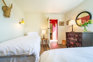 2 Schlafzimmer, Reisekinderbett, Internetzugang, Bettwäsche