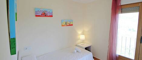 2 bedrooms, WiFi, bed sheets