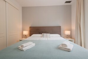 2 dormitorios, tabla de planchar con plancha, wifi y ropa de cama