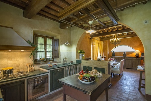 Maison de vacances privée avec bain à remous, WIFI, piscine privée, climatisation, TV