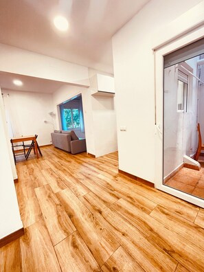 Televisio, DVD-soitin, stereot