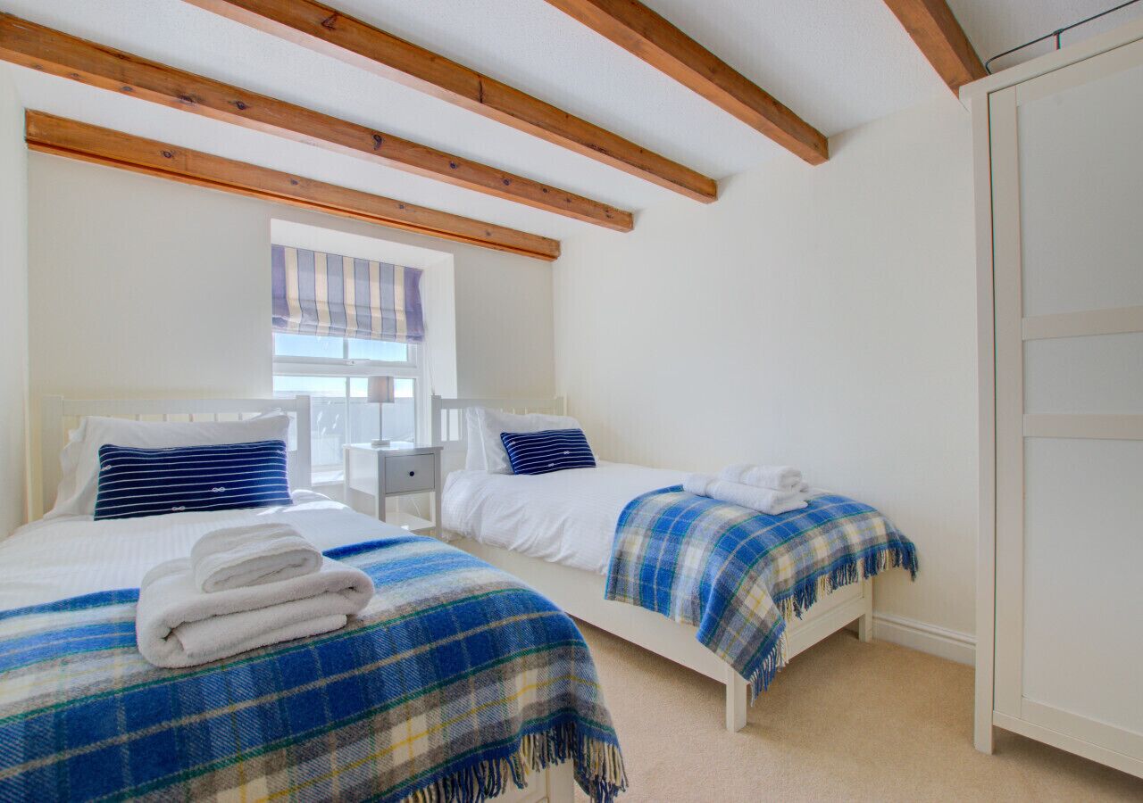 Chapel Downs Four Bedroom House, Sleeps 7, Porthleven, England