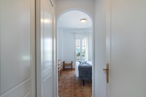 2 dormitoris, planxa i posts de planxar, wifi gratuïta i roba de llit