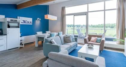 Neat island house with beautiful view and lovely roof terrace.