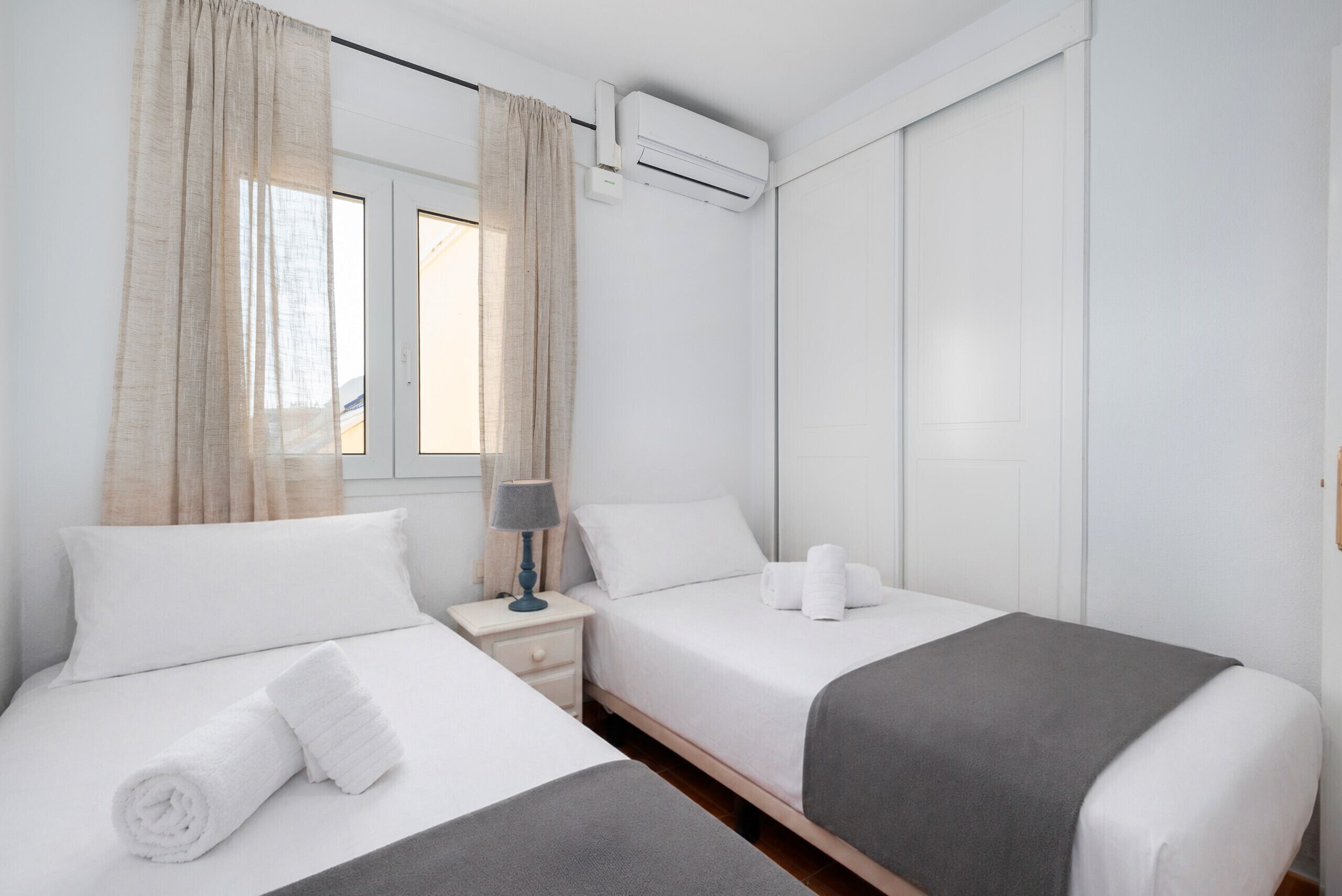 3 habitaciones, tabla de planchar con plancha y wifi gratis 