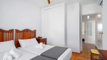 2 slaapkamers, een strijkplank/strijkijzer, gratis wifi, beddengoed