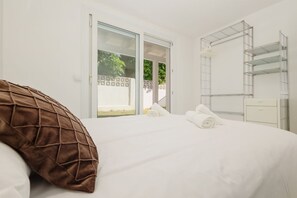 2 quartos, ferros/tábuas de passar roupa, Wi-Fi, roupa de cama