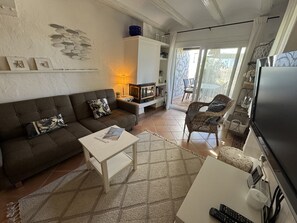 Flat-screen TV, fireplace - Llevant - Beachfront and with A/C (Torroella de Montgri)